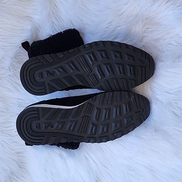 Aquatalia Bev Weatherproof Black Suede Shearling Cuff Sneaker Boots Size 9.5 - Picture 4 of 5